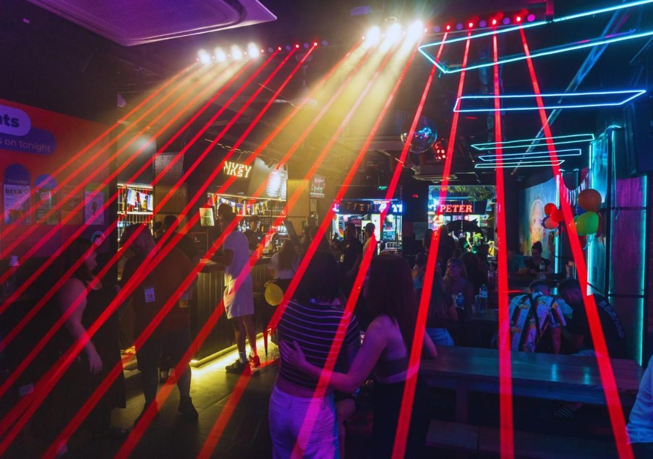 Mad Monkey Hanoi Hostel Ngoại thất bức ảnh