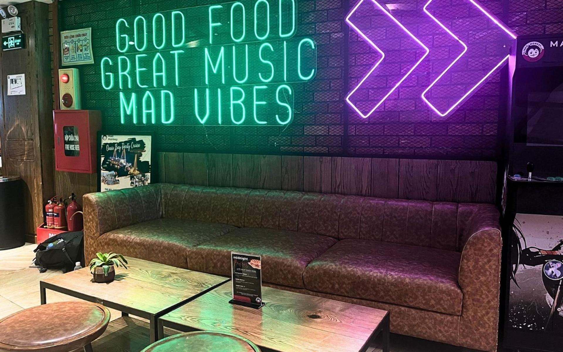Mad Monkey Hanoi Hostel Ngoại thất bức ảnh