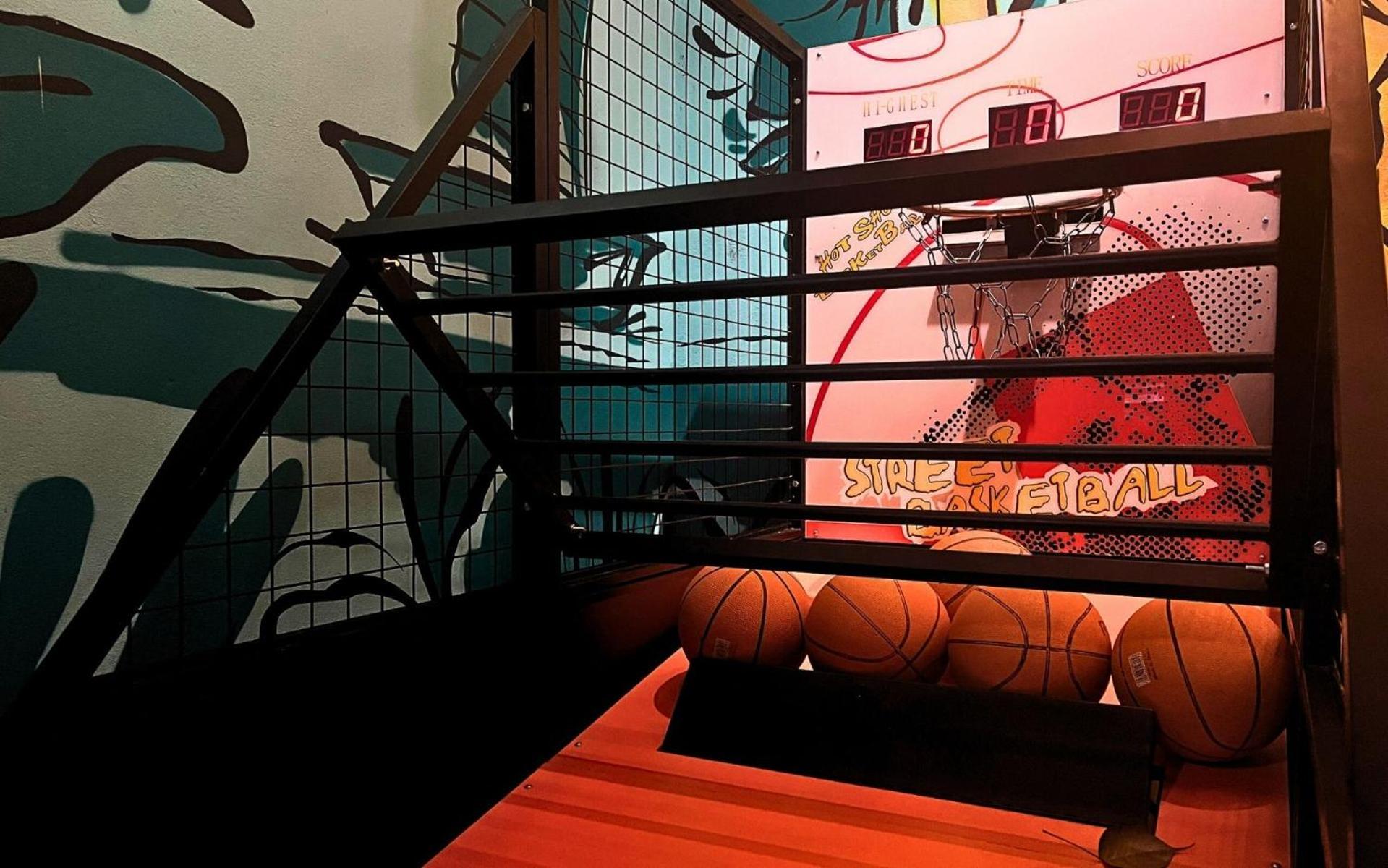 Mad Monkey Hanoi Hostel Ngoại thất bức ảnh